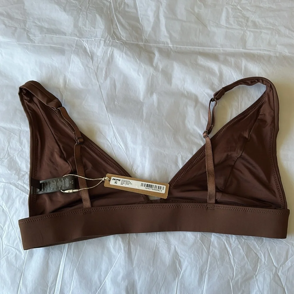 Skims Swim‎ Top. PLUNGE BIKINI TOP, COLOR COCOA, SIZE L NWT